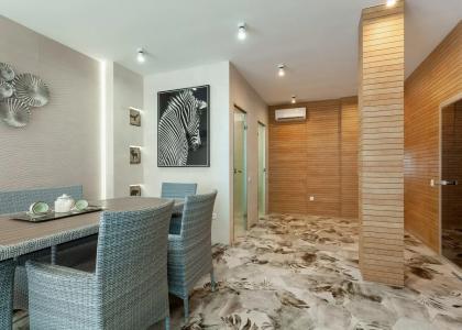 room 121 thumbnail 3