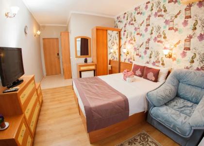 room 73 thumbnail 2
